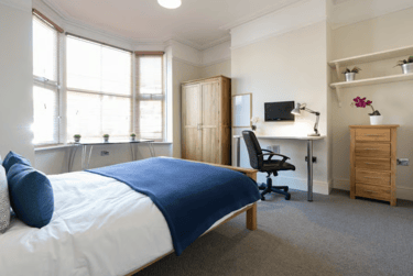 6 bed house, York Road, City Centre, Loughborough, LE113DA - Image 1