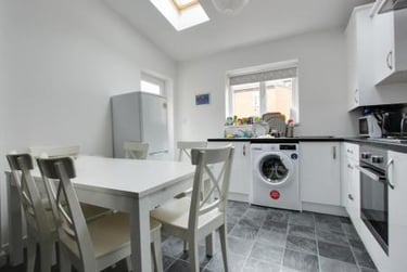 5 bed house, Renny Street, Claypath, Durham, DH11JN - Image 2