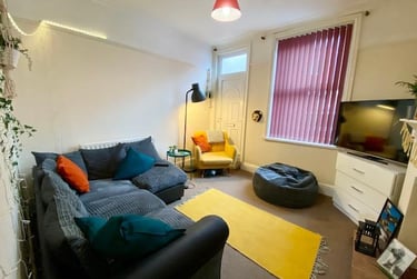 3 bed house, Eastwood Road, Sharrowvale, Sheffield, S118QE - Image 1