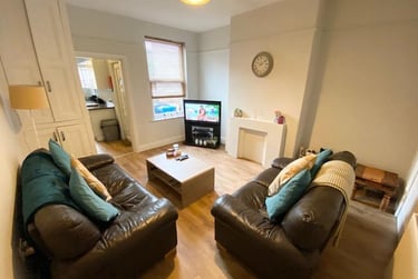 4 bed house, South View Road, Highfield, Sheffield, S71DD - Image 1