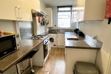 4 bed house, South View Road, Highfield, Sheffield, S71DD - Image 2