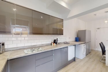 6 bed house, Shoreham Street, Heeley, Sheffield, S24FA - Image 1