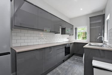 4 bed house, Clough Road, Highfield, Sheffield, S14TA - Image 1