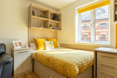 Classic Studio - Limited View at Iron Bridge Studios, Lower North Street, Pennsylvania, Exeter, EX43EU - Image 1