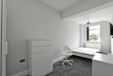 4 bed house, Clough Road, Heeley, Sheffield, S14TA - Image 9