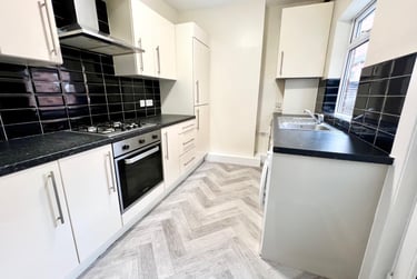 5 bed house, Harefield Road, Sharrow, Sheffield, S118NU - Image 2