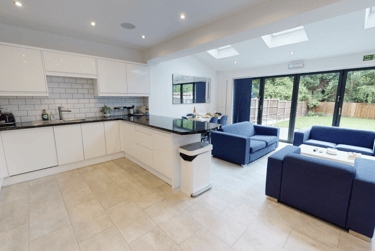 5 bed house, Beeston Road, Dunkirk, Nottingham, NG72JQ - Image 1