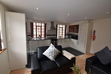 4 bed house, Arundel Street, Devonshire Green, Sheffield, S14RE - Image 1