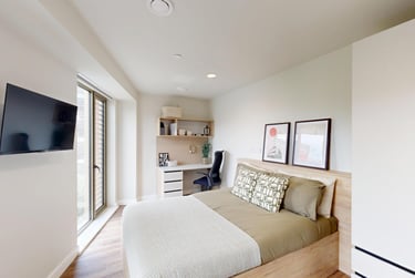 Deluxe Studio - Image 7