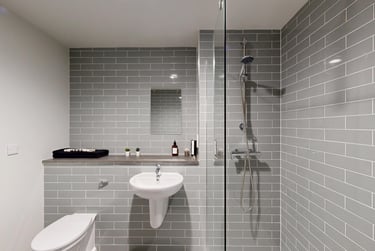 Deluxe Studio - Image 8