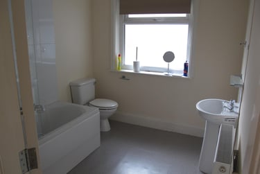 6 bed house, Derby Road, Lenton, Nottingham, NG72DZ - Image 2