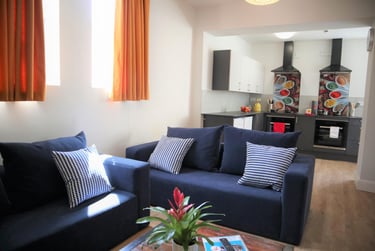 6 bed house, Gainsborough Road, Wavertree, Liverpool, L153HX - Image 1