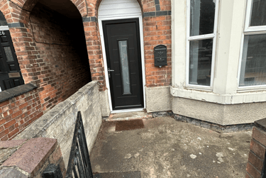 5 bed house, Grove Road, Lenton, Nottingham, NG71HJ - Image 1