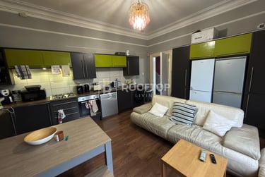 6 bed house, Hyde Park Terrace, Hyde Park, Leeds, LS61BJ - Image 1