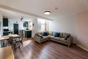 6 bed house, Eighth Avenue, Heaton, Newcastle, NE65YB - Image 2