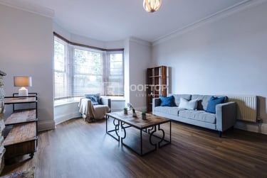 6 bed house, Consort Terrace, Woodhouse, Leeds, LS31ET - Image 2