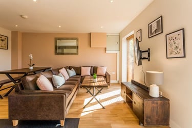 8 bed house, St Hilds Lane, Claypath, Durham, DH11QL - Image 1