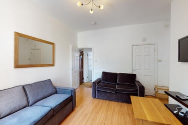 4 bed house, Langdon Street, Sharrow, Sheffield, S118BJ - Image 2