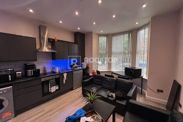 4 bed house, Victoria Road, Hyde Park, Leeds, LS61DU - Image 1