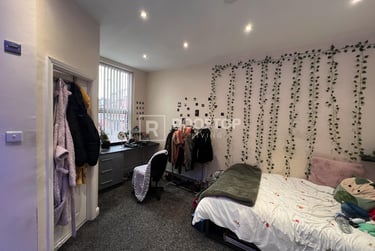 4 bed house, Victoria Road, Hyde Park, Leeds, LS61DU - Image 3