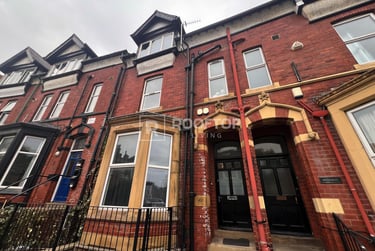 4 bed house, Regent Park Avenue, Rampart Road, Leeds, LS62AU - Image 2