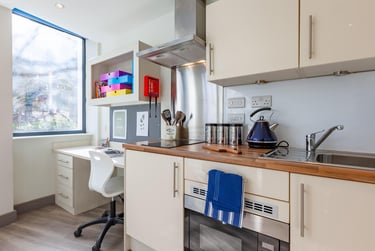 Top Floor Classic Studio at Mercury House, St Peters Road, Central, Bournemouth, BH12NT - Image 4