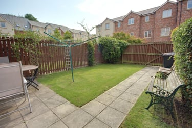 5 bed house, Faraday Court, Nevilles Cross, Durham, DH14FG - Image 1