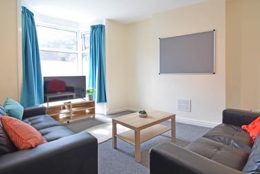 4 bed house, Stalker Lees Road, Sharrowvale, Sheffield, S118NL - Image 2