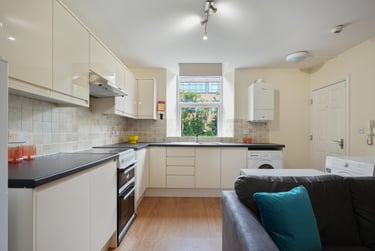 6 bed house, Victoria Road, Broomhall, Sheffield, S102DL - Image 1