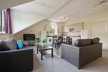 4 bed house, Victoria Road, Broomhall, Sheffield, S102DL - Image 2