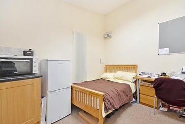 1 bed house, Victoria Road, Broomhall, Sheffield, S102DL - Image 1