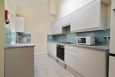 4 bed house, Guest Road, Sharrowvale, Sheffield, S118UJ - Image 1