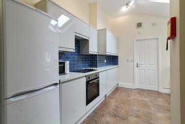 5 bed house, Cemetery Avenue, Sharrow, Sheffield, S118NT - Image 3
