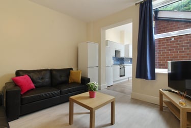 5 bed house, Cemetery Avenue, Sharrow, Sheffield, S118NT - Image 2