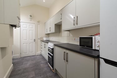 5 bed house, Cemetery Avenue, Sharrow, Sheffield, S118NT - Image 2