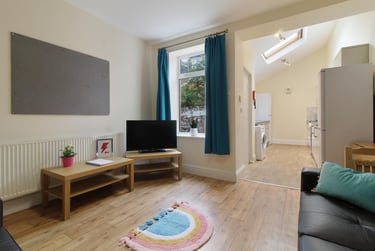 5 bed house, Harefield Road, Sharrow, Sheffield, S118NU - Image 2