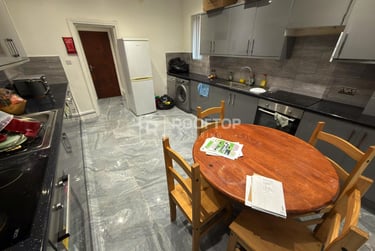 8 bed house, Bainbridge Road, Headingley, Leeds, LS63AD - Image 4