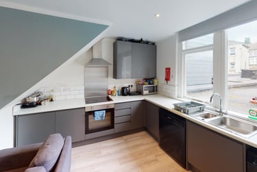 5 bed house, Gloucester Road, Cotham, Bristol, BS78AA - Image 1