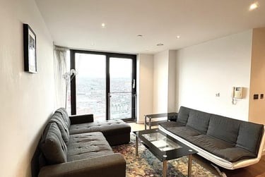 2 bed house, St. Pauls Square, Devonshire Green, Sheffield, S12LL - Image 2