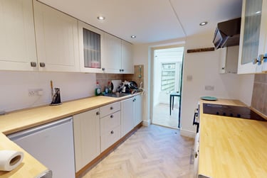 1 bed house, Herbert Road, Twerton, Bath, BA23PR - Image 1