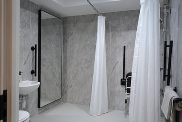 VIP (Accessible) at Castle Way, 119 High Street, City Centre, Southampton, SO142AA - Image 11