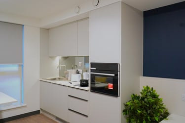 Luxury Plus at Castle Way, 119 High Street, City Centre, Southampton, SO142AA - Image 3