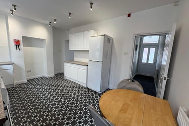 4 bed house, Lancing Road, Heeley, Sheffield, S24ET - Image 1