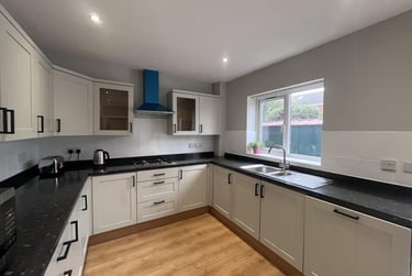 4 bed house, Swale Court, Langley Moor, Durham, DH78JL - Image 4