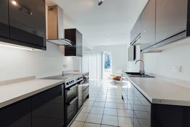 5 bed house, Nanpantan Road, Shelthorpe, Loughborough, LE113SU - Image 2