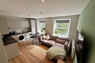 1 bed house, Hotwell Road, Southville, Bristol, BS84UB - Image 2