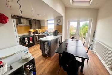 6 bed house, School Road, St Vincents Quarter, Sheffield, S101GN - Image 1