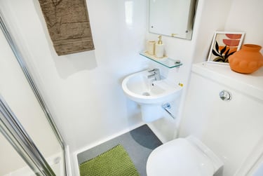 Premium Riverview Studio at Luneside, St Georges Quay, Fairfield, Lancaster, LA15JT - Image 3