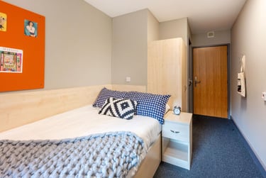 Classic Ensuite at The Forge, Boston Street, Highfield, Sheffield, S24QG - Image 1