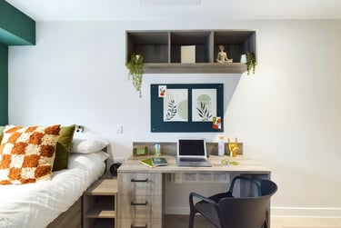 Standard Ensuite at Crown Place, St Ann's Well Road, The Old Meadows, Nottingham, NG31ED - Image 1